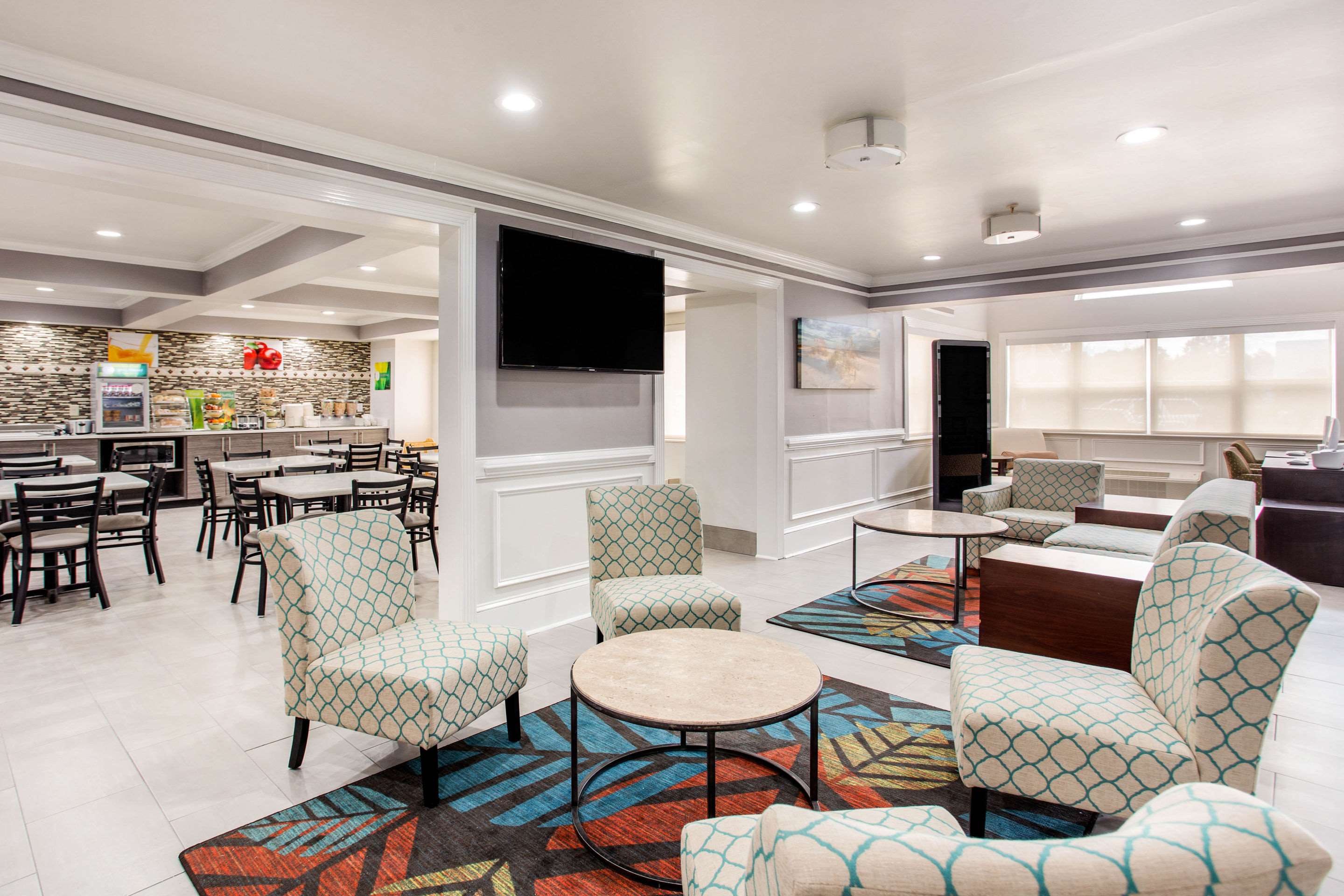 Spacious lobby with sitting area | Quality Inn & Suites - Myrtle Beach
