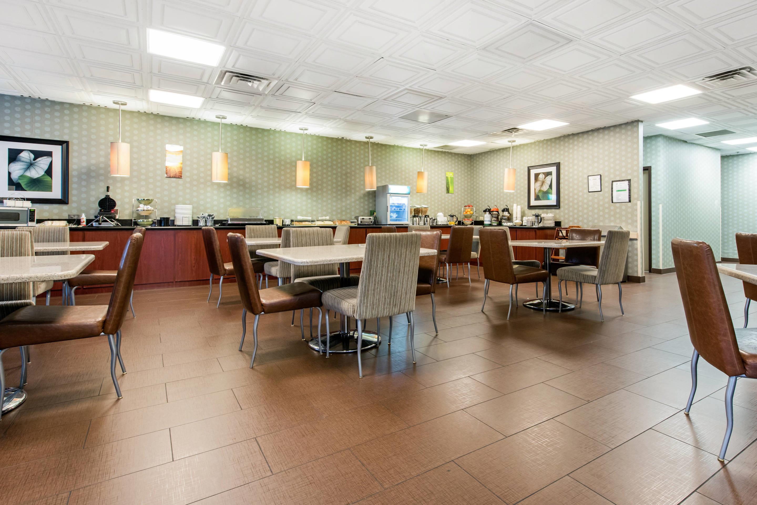 Free hot breakfast | Quality Inn & Suites