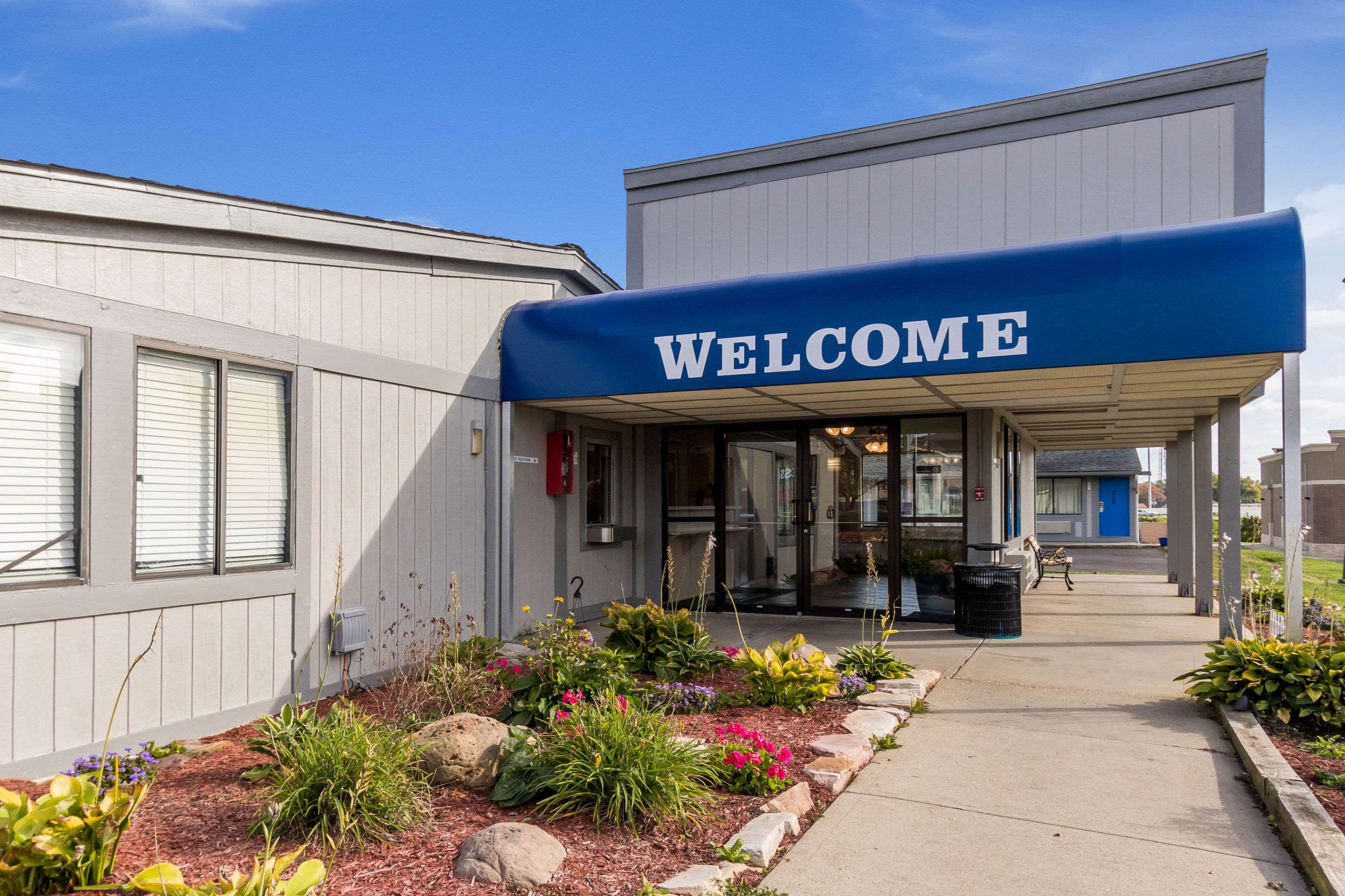 Hotel exterior | Rodeway Inn Near Hall of Fame
