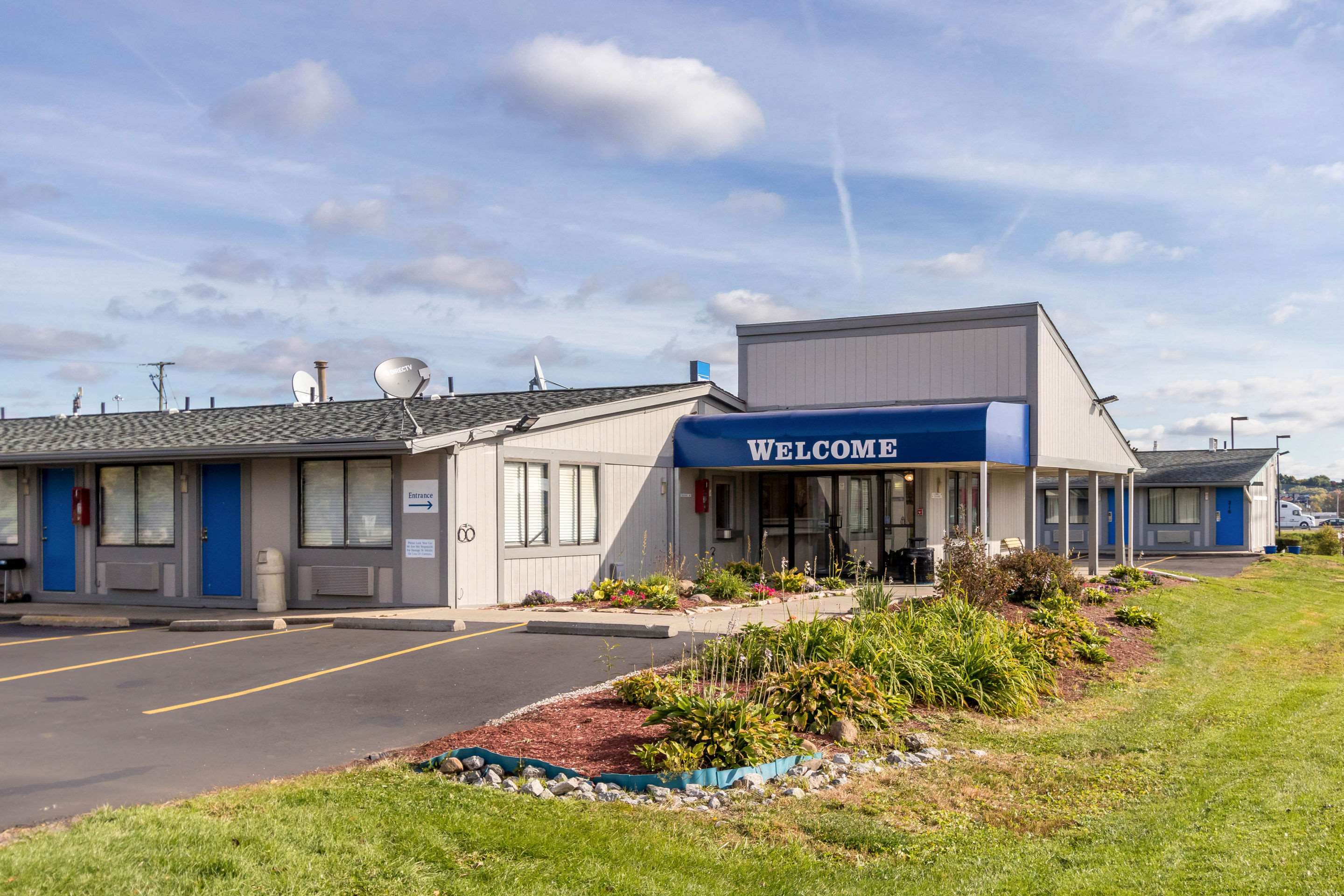 Hotel exterior | Rodeway Inn Near Hall of Fame