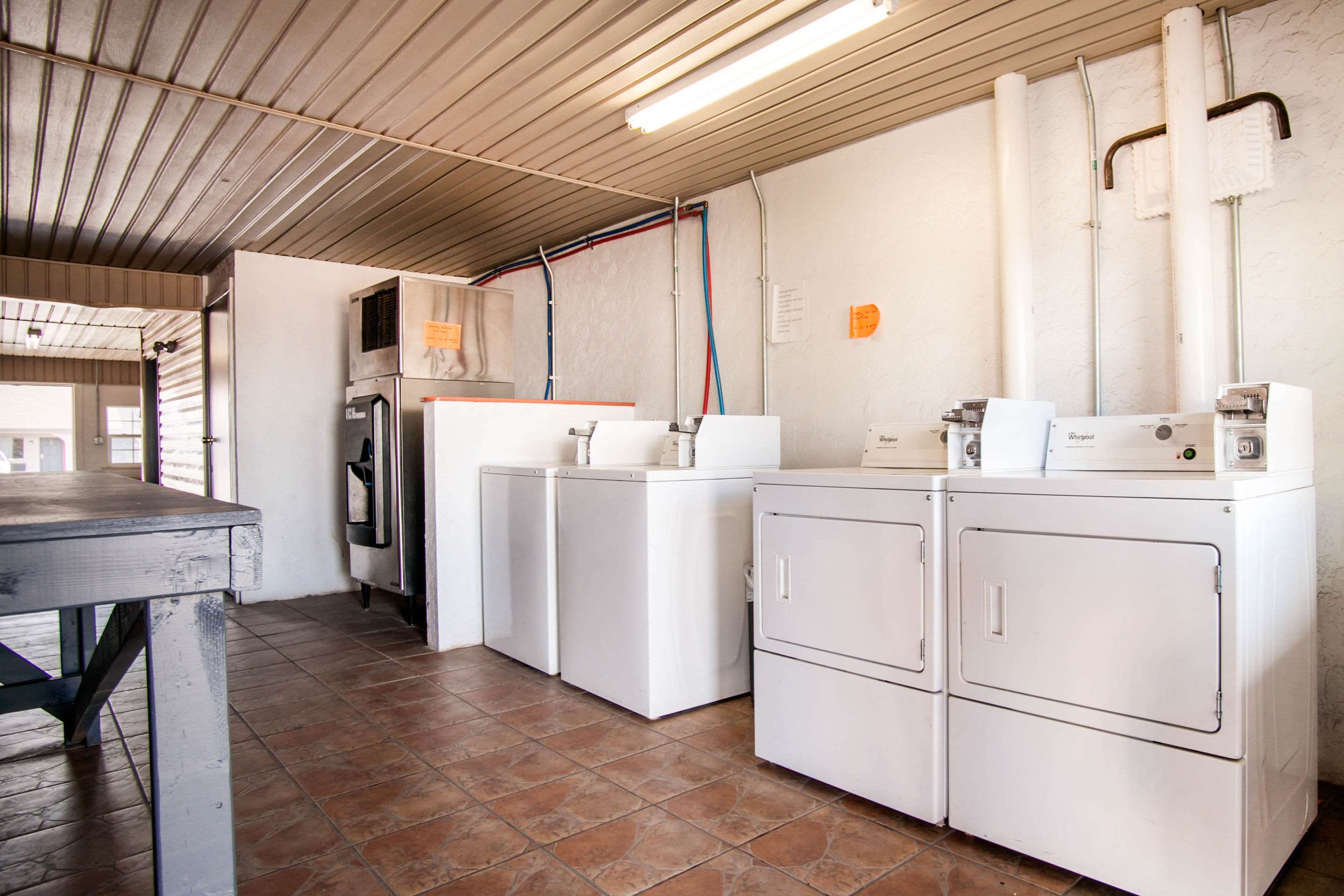 Guest laundry facilities | Rodeway Inn