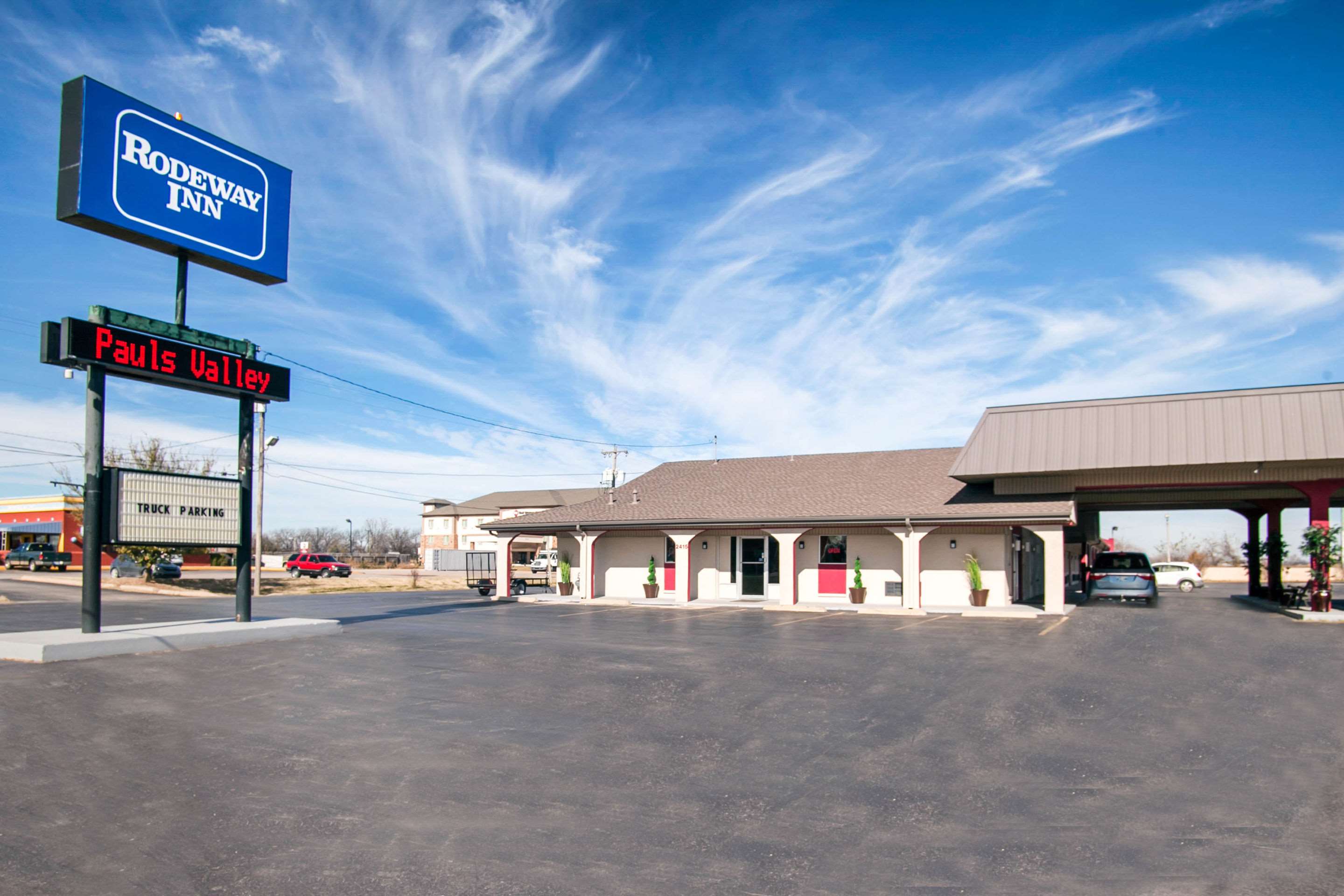 Hotel exterior | Rodeway Inn