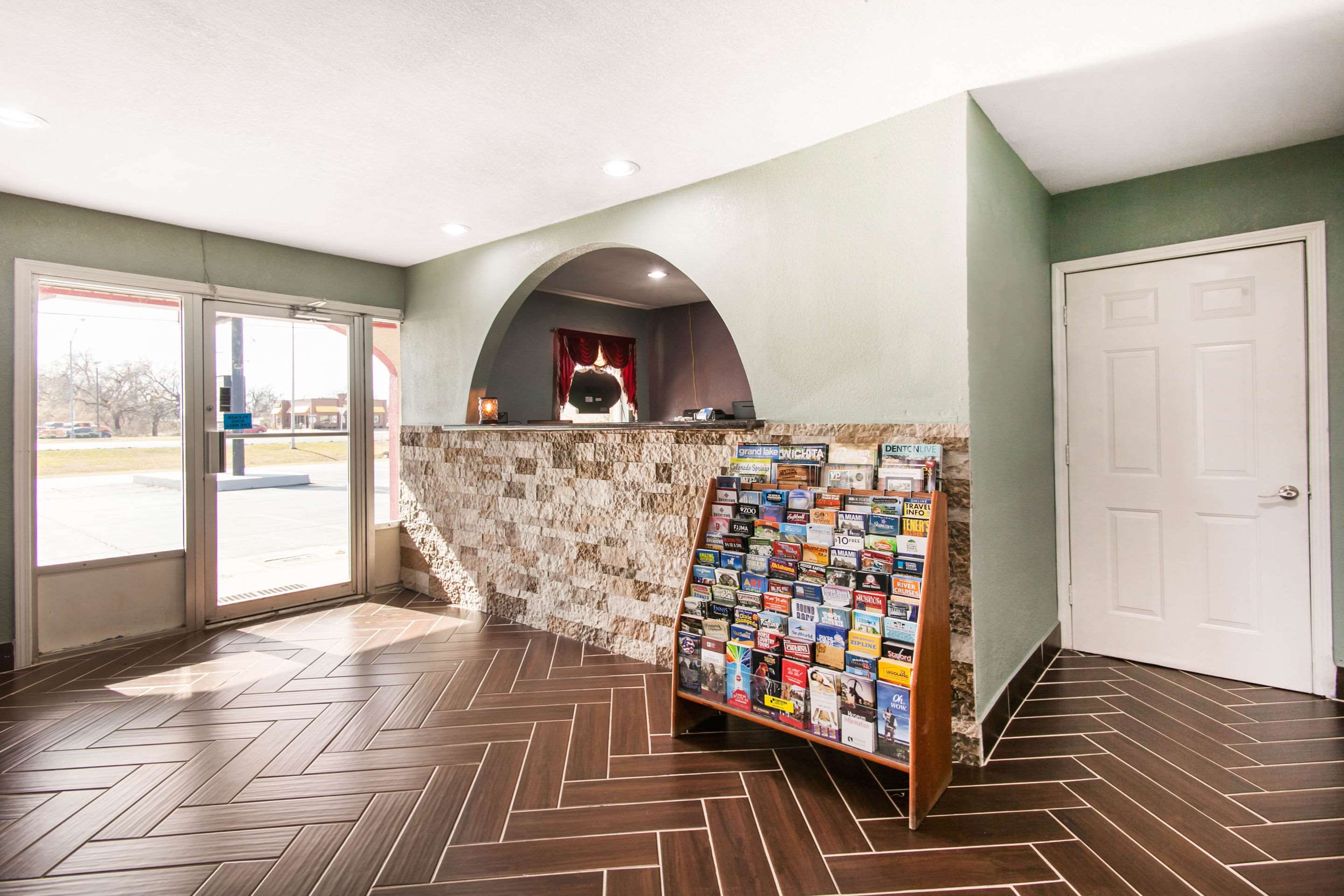 Lobby | Rodeway Inn