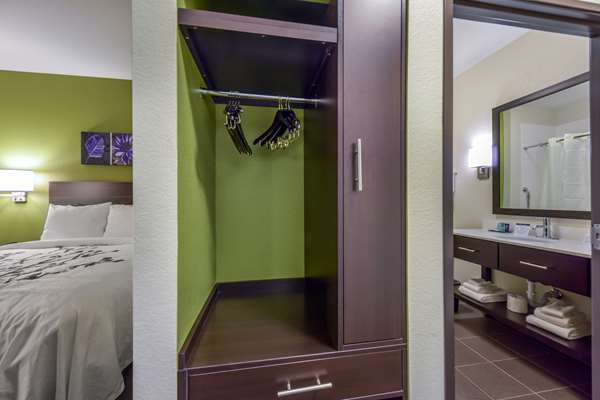  - Sleep Inn & Suites Fort Worth - I-35, Exit 58
