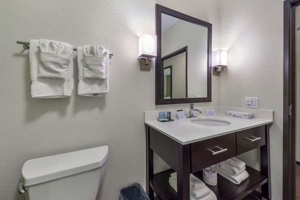  - Sleep Inn & Suites Fort Worth - I-35, Exit 58
