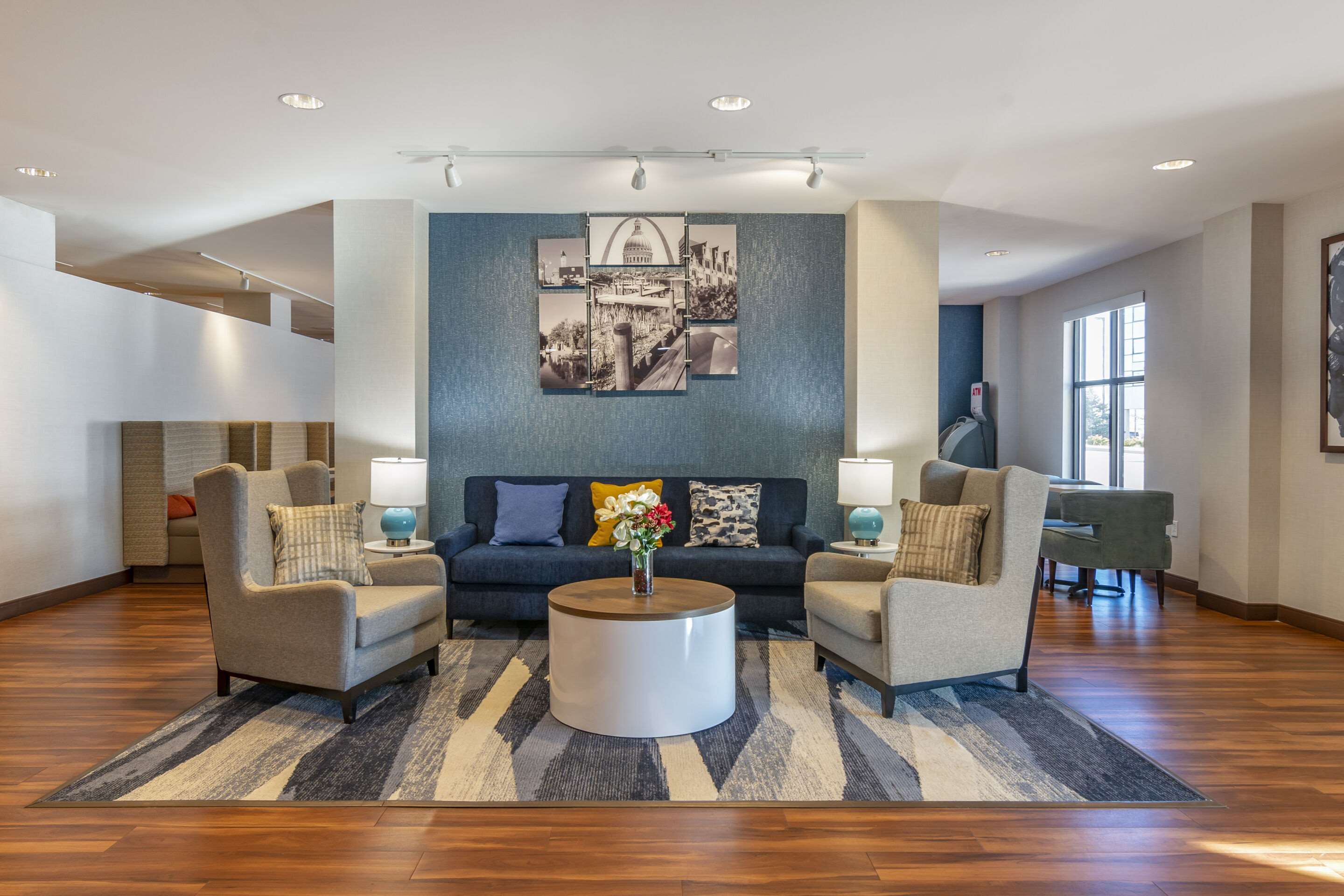 Lobby with sitting area