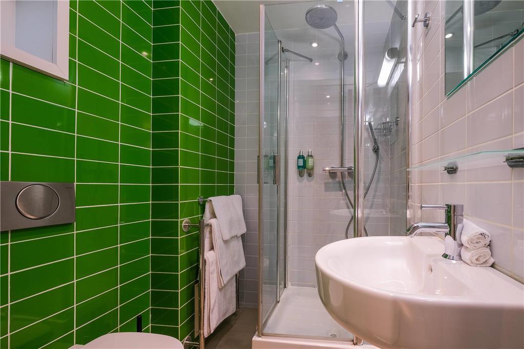 THE HOUSE HOTEL AN ASCEND COLLECTIO-guestroom-Guest Room,Bathroom,On-Site.jpg