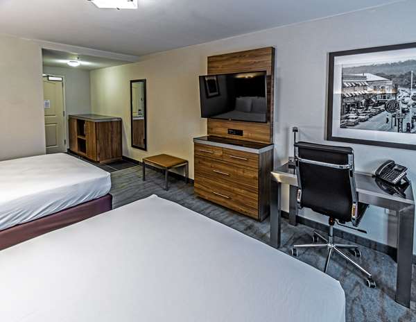  - Penn Stroud Hotel Stroudsburg