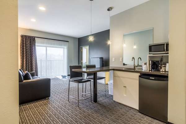 Suite - Wallhouse Hotel Walnut Creek