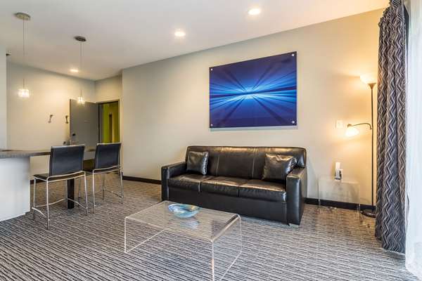Suite - Wallhouse Hotel Walnut Creek