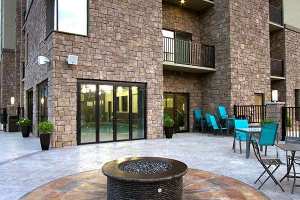 Pool - Wallhouse Hotel Walnut Creek