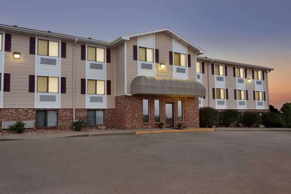 Exterior view - Travelodge Jefferson City