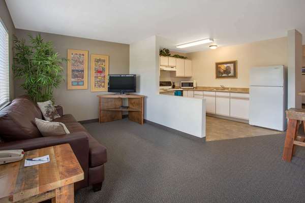 Suite - Travelodge Yellowstone Park North Gardiner