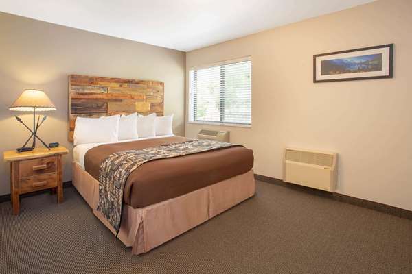 Suite - Travelodge Yellowstone Park North Gardiner