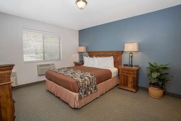 Suite - Travelodge Yellowstone Park North Gardiner