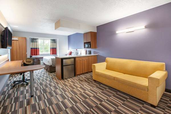 Suite - Microtel Inn & Suites by Wyndham West Pittsburgh
