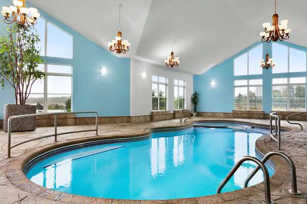 Pool - Days Inn Kingston