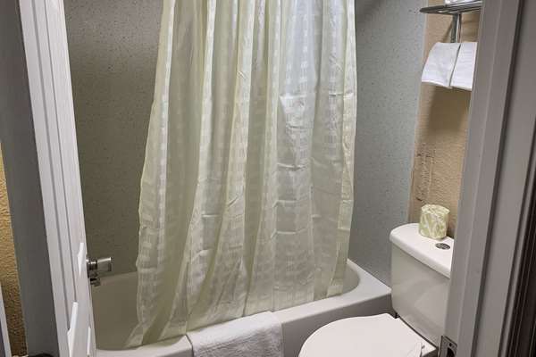  - Super 8 Motel Newport News - I-64, Exit 258