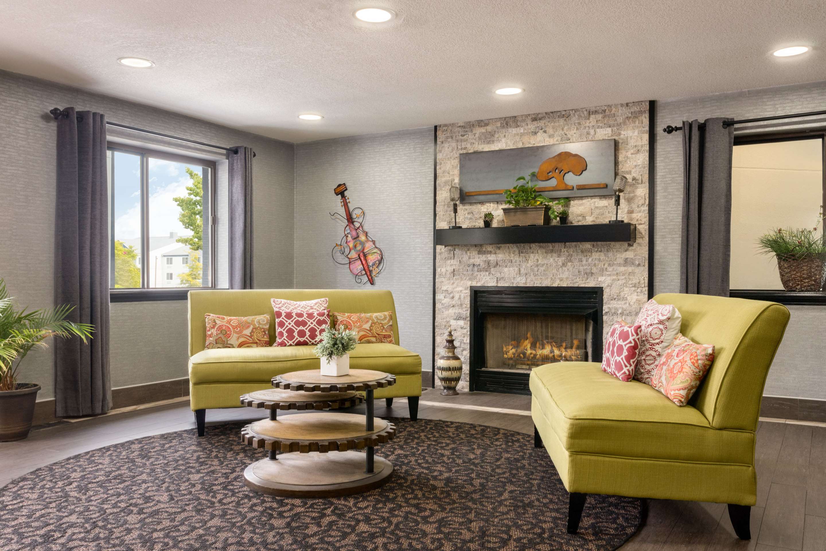lobby view | Super 8 by Wyndham Nashville Airport North