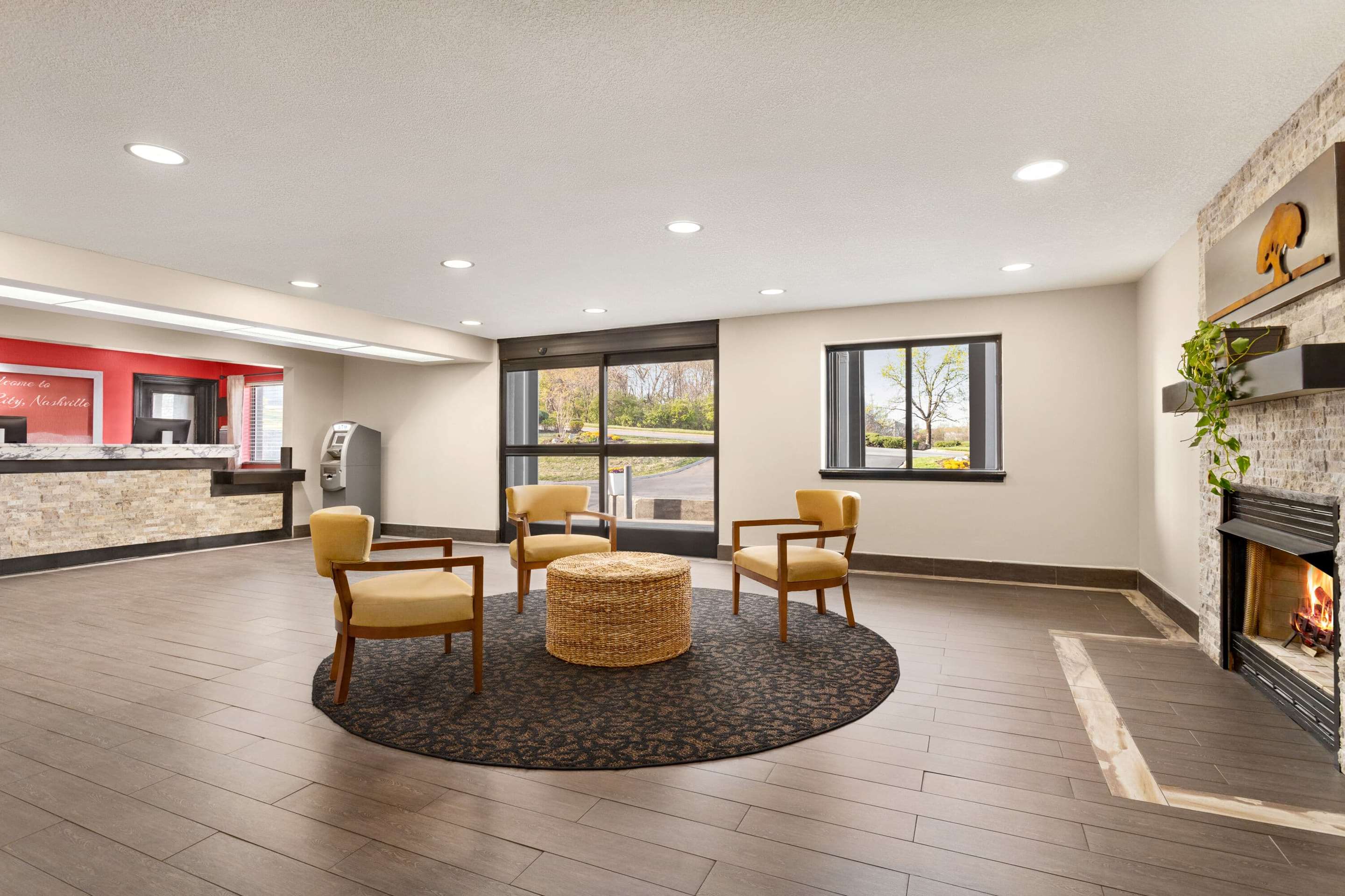 Lobby | Super 8 by Wyndham Nashville Airport North