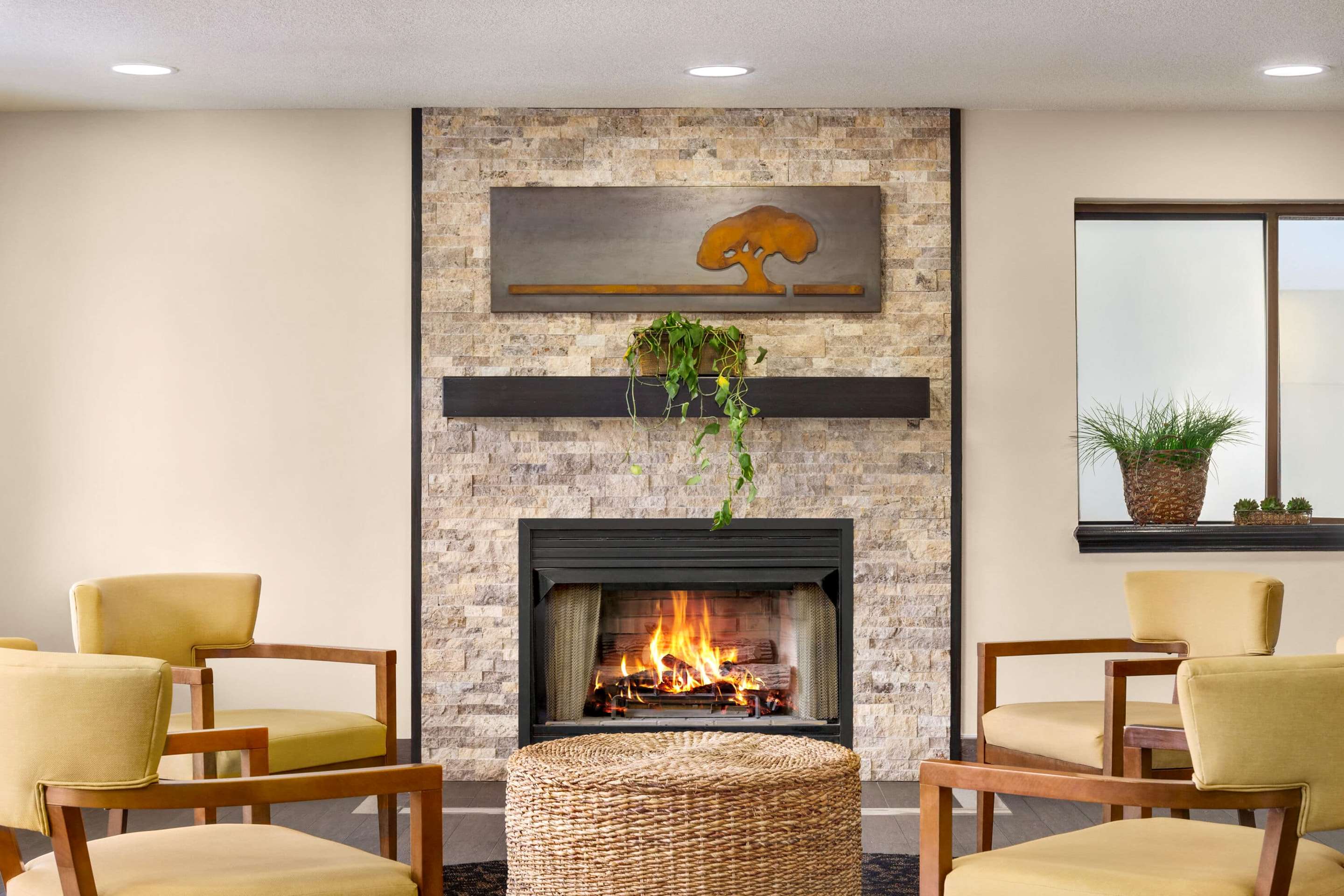 Lobby | Super 8 by Wyndham Nashville Airport North