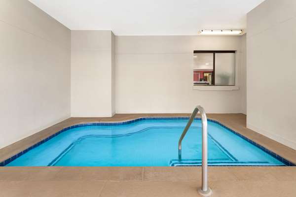 Pool - Super 8 Hotel Airport Nashville - I-40, Exit 216