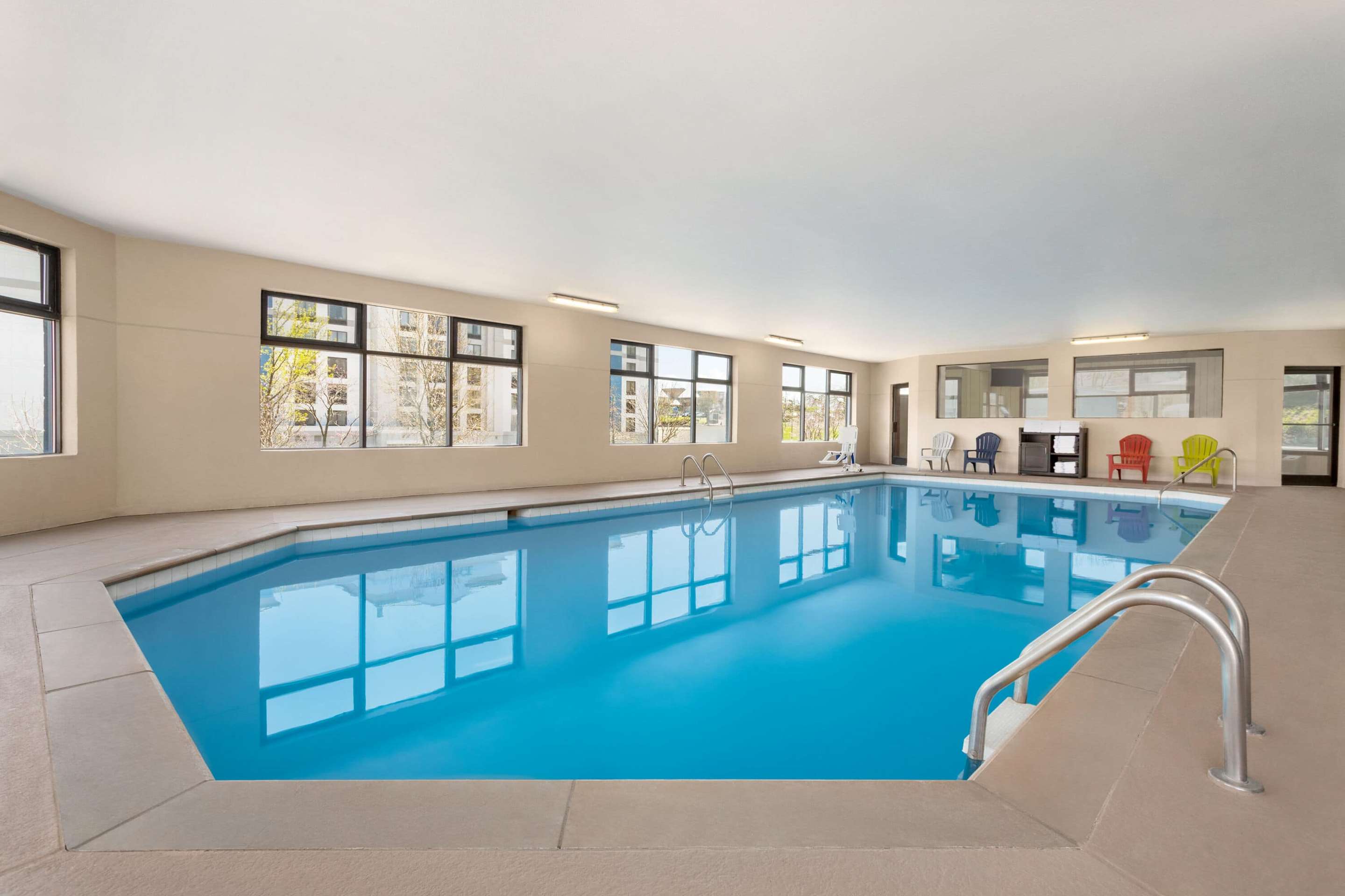 Pool | Super 8 by Wyndham Nashville Airport North