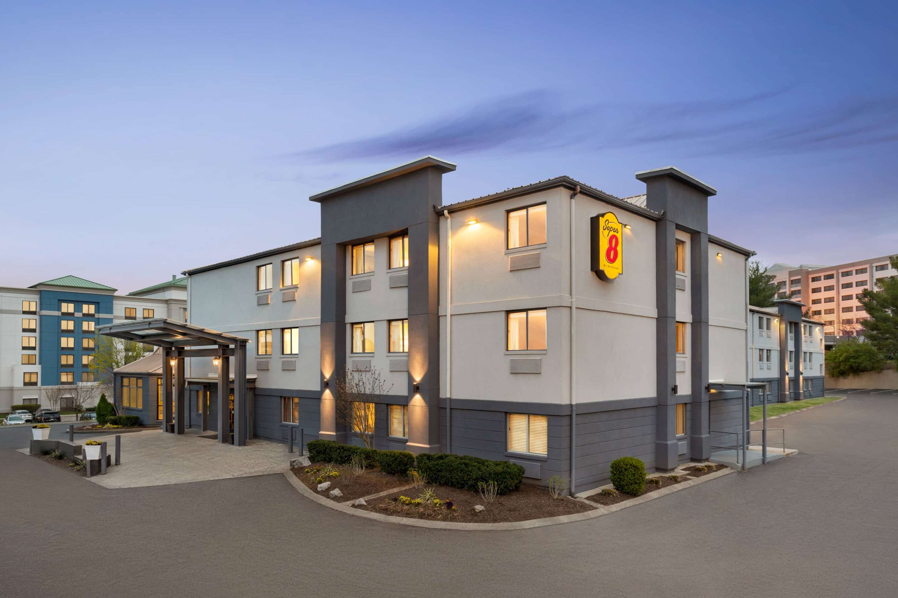 Exterior | Super 8 by Wyndham Nashville Airport North