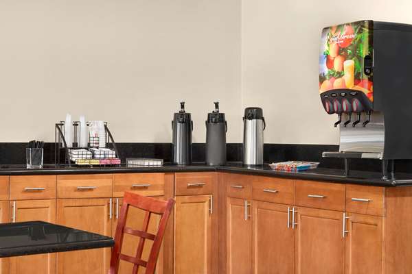  - Super 8 Hotel Airport Nashville - I-40, Exit 216