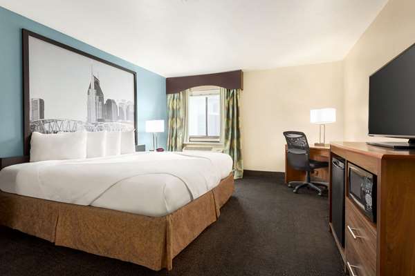  - Super 8 Hotel Airport Nashville - I-40, Exit 216