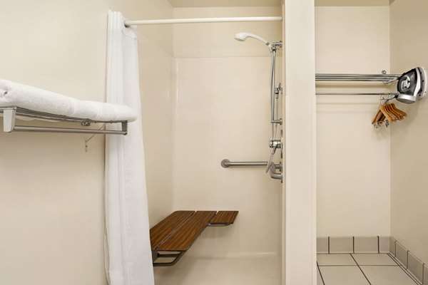  - Travelodge Morrill