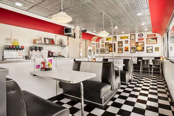 Restaurant - Travelodge Morrill