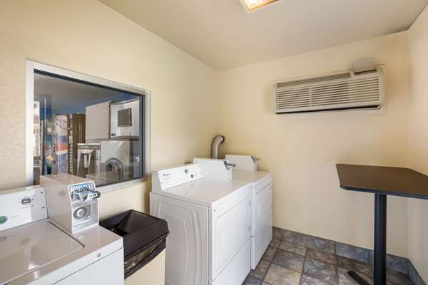  - Knights Inn Sierra Vista