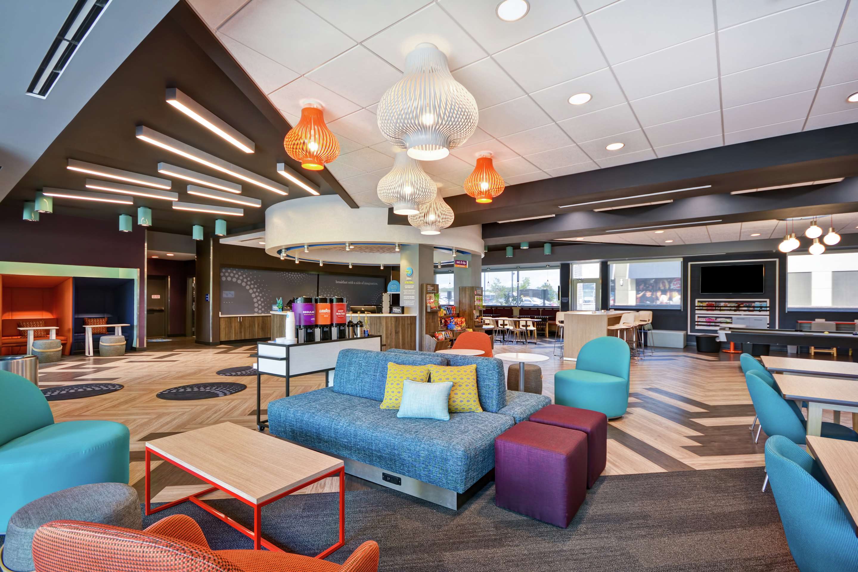 Lobby | Tru by Hilton Sumter