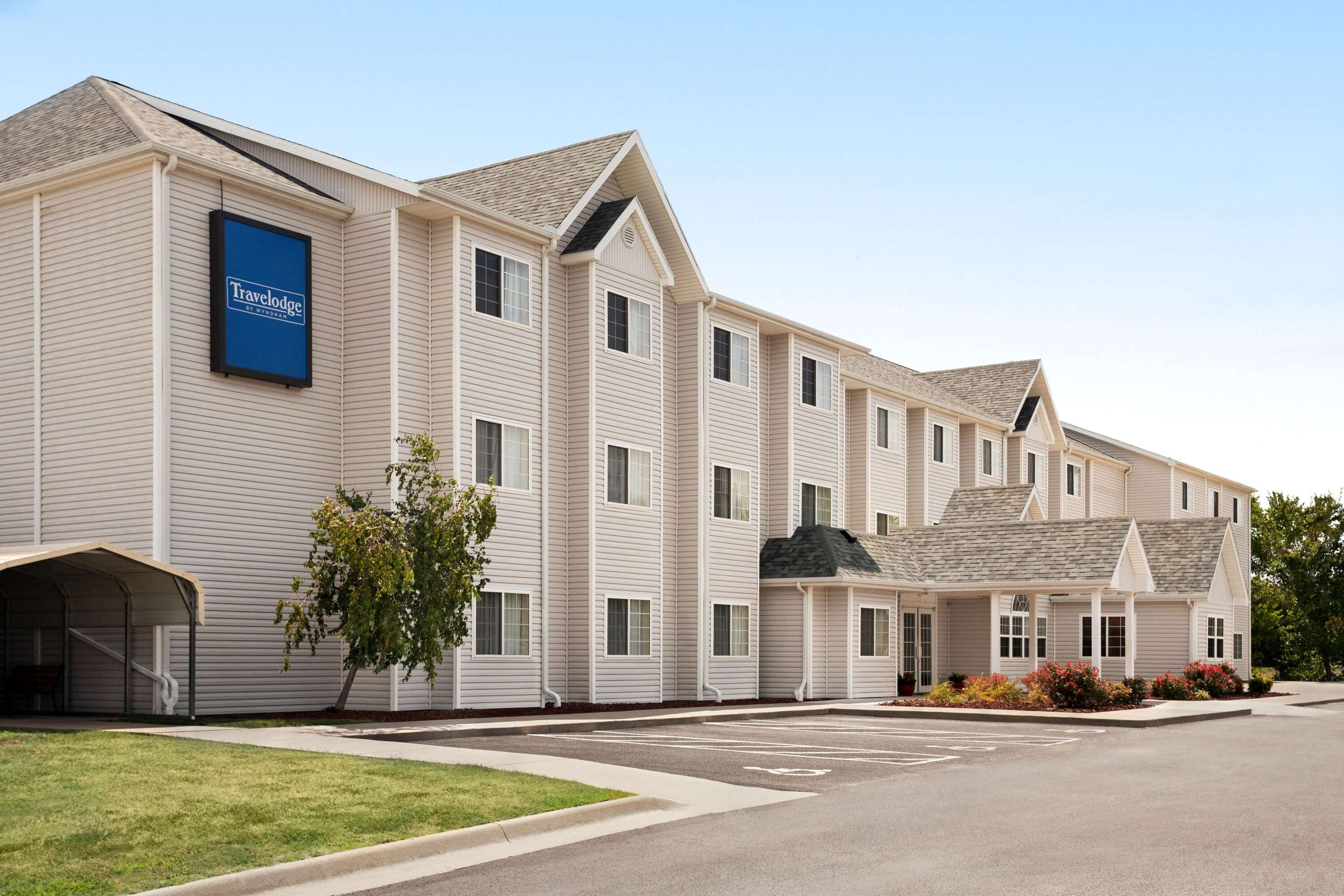 Exterior | Travelodge by Wyndham Fort Scott