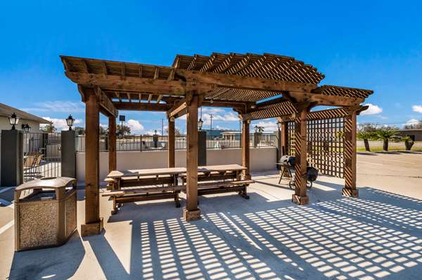  - SureStay Hotel by Best Western Alice