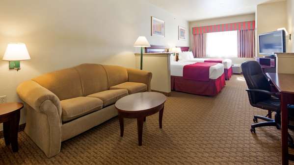 Suite - SureStay Plus Hotel by Best Western Quanah