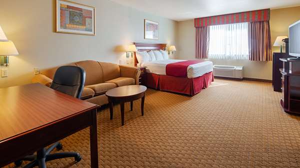 Suite - SureStay Plus Hotel by Best Western Quanah