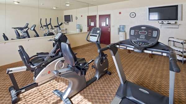 Fitness/ Exercise Room - SureStay Plus Hotel by Best Western Quanah