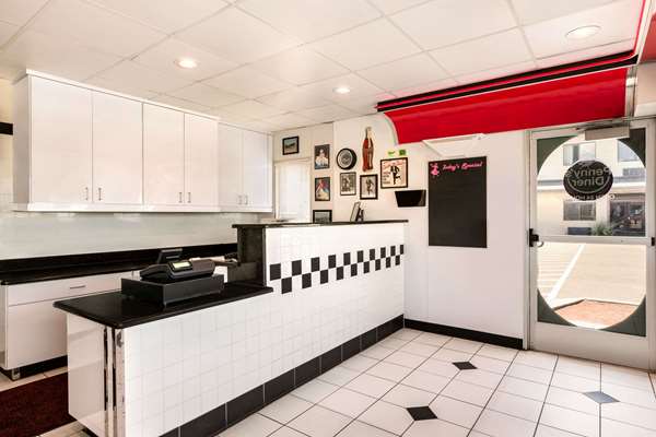  - Travelodge Santa Teresa