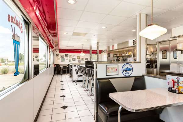 Restaurant - Travelodge Santa Teresa