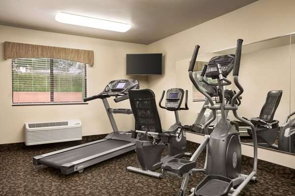 Fitness/ Exercise Room - Travelodge Brunswick