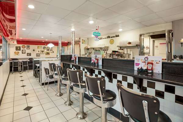 Restaurant - Travelodge Brunswick