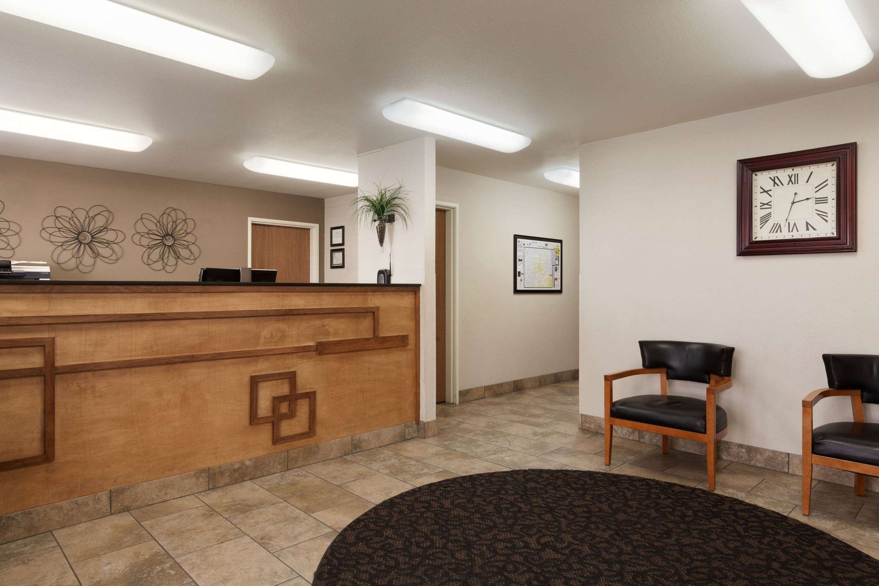Lobby | Travelodge by Wyndham Hermiston
