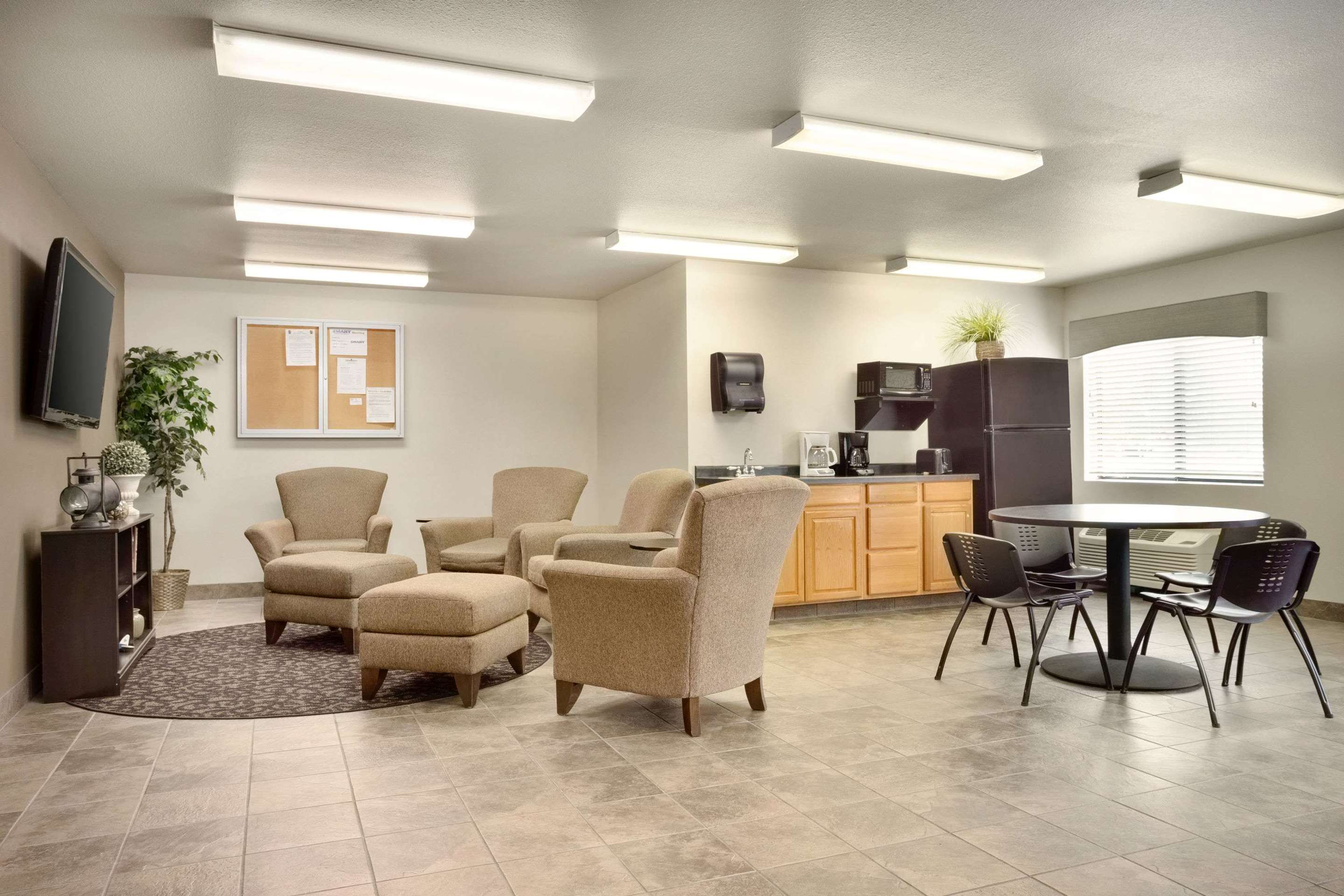 BarLounge | Travelodge by Wyndham Cheyenne