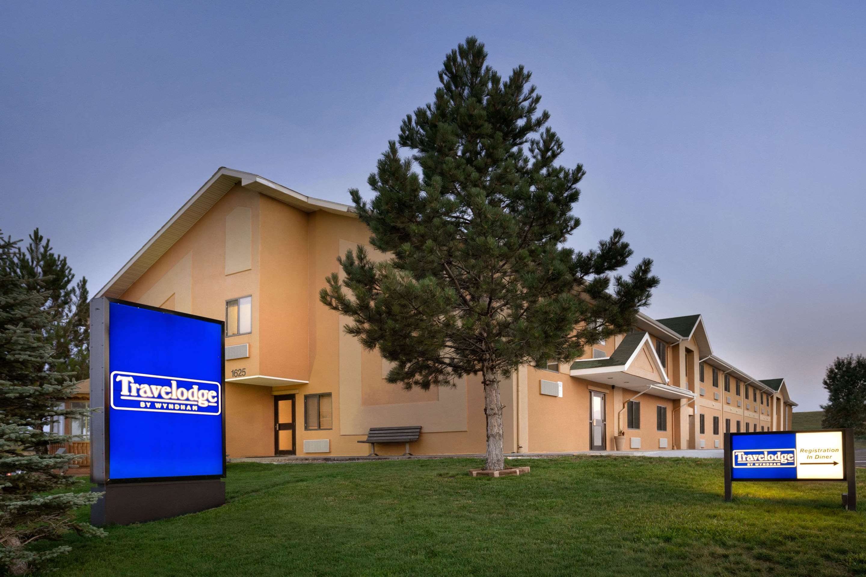 Exterior | Travelodge by Wyndham Cheyenne