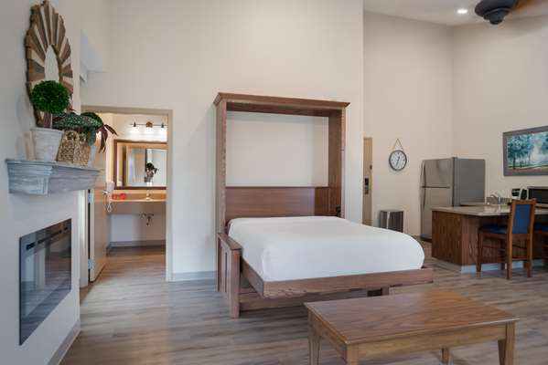 Suite - SureStay Plus Hotel by Best Western Elizabethtown