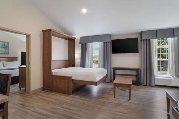 Suite - SureStay Plus Hotel by Best Western Elizabethtown