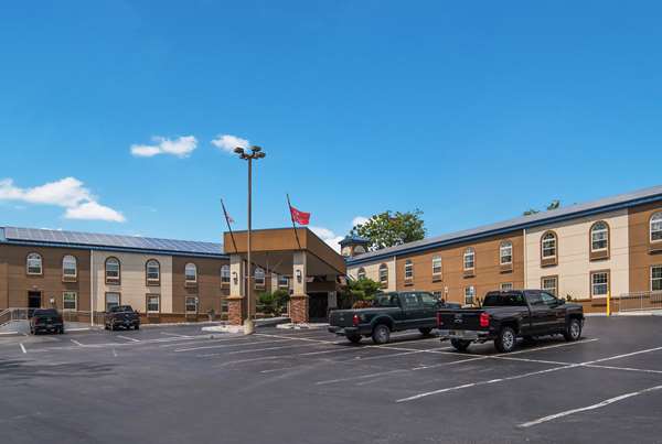 Exterior view - SureStay Plus Hotel by Best Western Elizabethtown