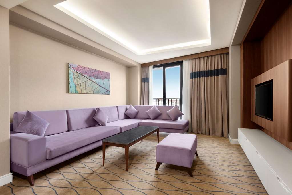 RAMADA BY WYNDHAM SAKARYA HENDEK-guestroom-Guest Room,Suite,On-Site.jpg
